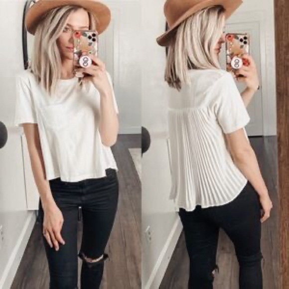 Forever 21 Tops - Forever 21 Tee with Pleated Back